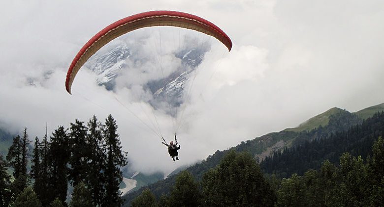 Paragliding in Manali